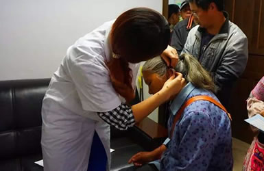 耳朵不好多年了,现在配助听器还有用吗?